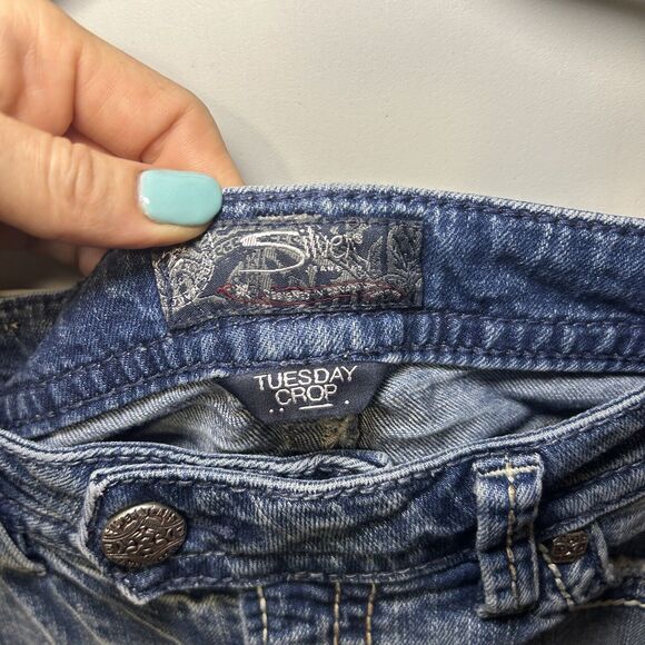 Silver Jeans Tuesday Crop Distressed Denim Jeans Women Size 28 - Picture 2 of 6